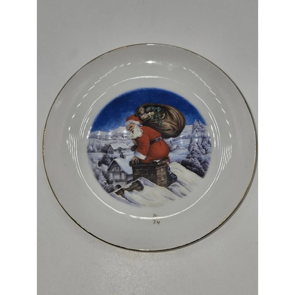 Vintage Christmas 1974 Hand Painted Santa‎ Claus Plate 6-3/8
